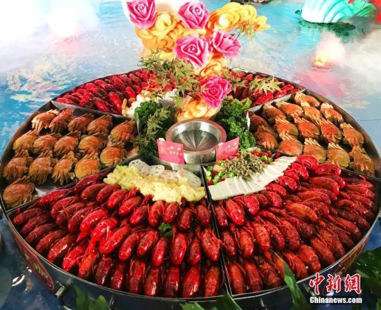 小龍蝦橫行德國柏林 政府鼓勵吃貨們大快朵頤！