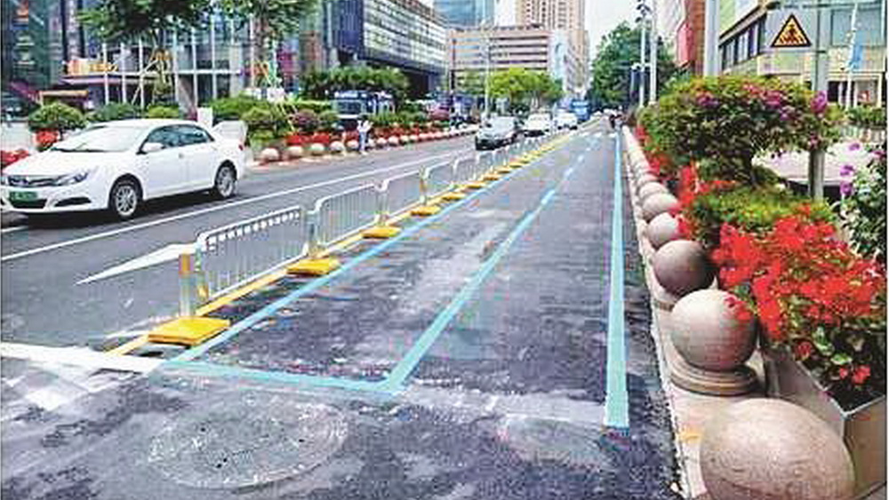 非機(jī)動(dòng)車該向誰(shuí)“要”路權(quán)？